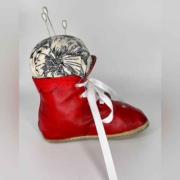 VINTAGE Red Leather Baby Shoe PIN CUSHION. Handmade upcycled w/ leather paint - Picture 3 of 7